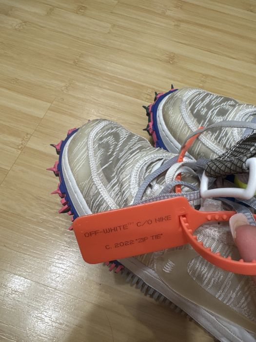 adidasi off white