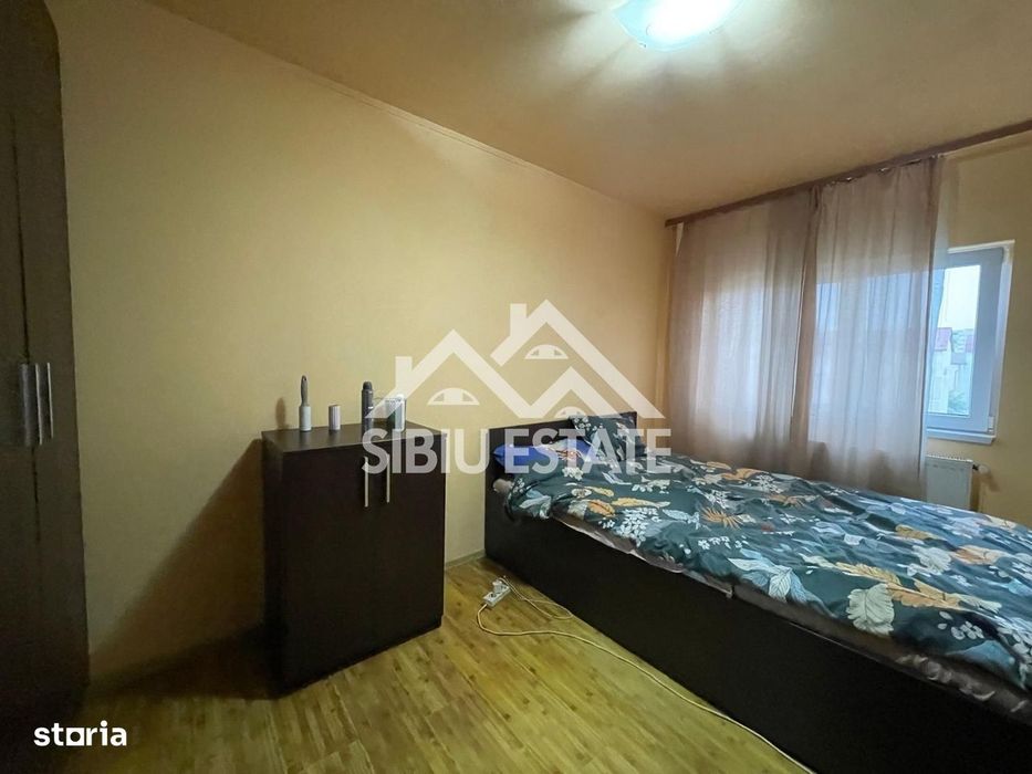 Apartament luminos cu 2 camere, la mansardă, în zonă căutată