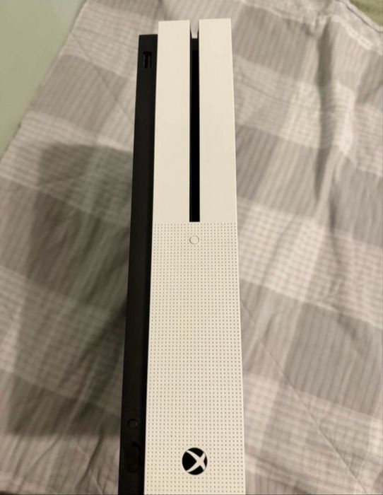 Xbox one s в идеальном состояний