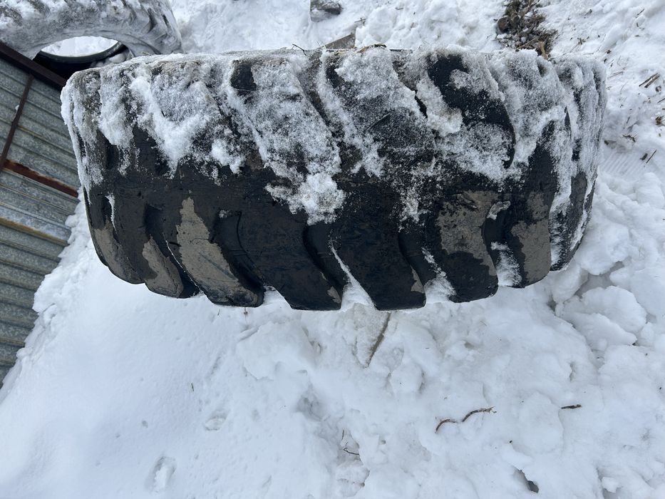 Шины на погрузчик 2 куб