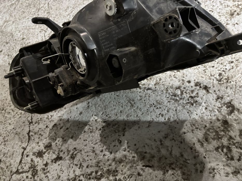 Far Stanga Mitsubishi Pajero Sport (Original)