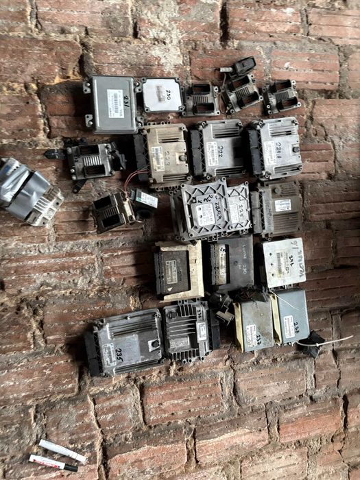Компютър еку ecu електронен блок двигател  Опел Вектра 2.5 в6 х25хе