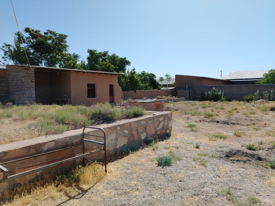 Ховли сотилади. ер майдони 18 сотих