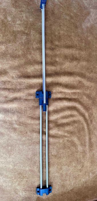 Suport pliabil pentru umerașe – montare în dressing / pe perete