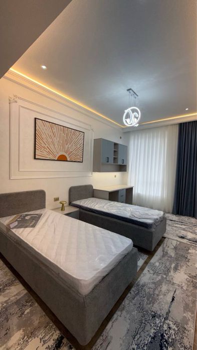 Продается 3 ком. Квартира площадью 90 кв.м. Адрес Ж/д Вокзал