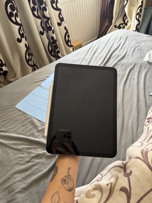 Ipad 10 (2024) aproape nou