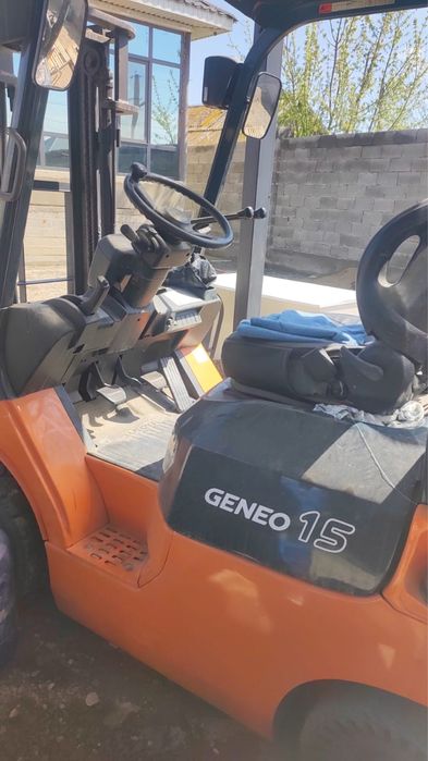 Вилочный погрузчик кара Тойота