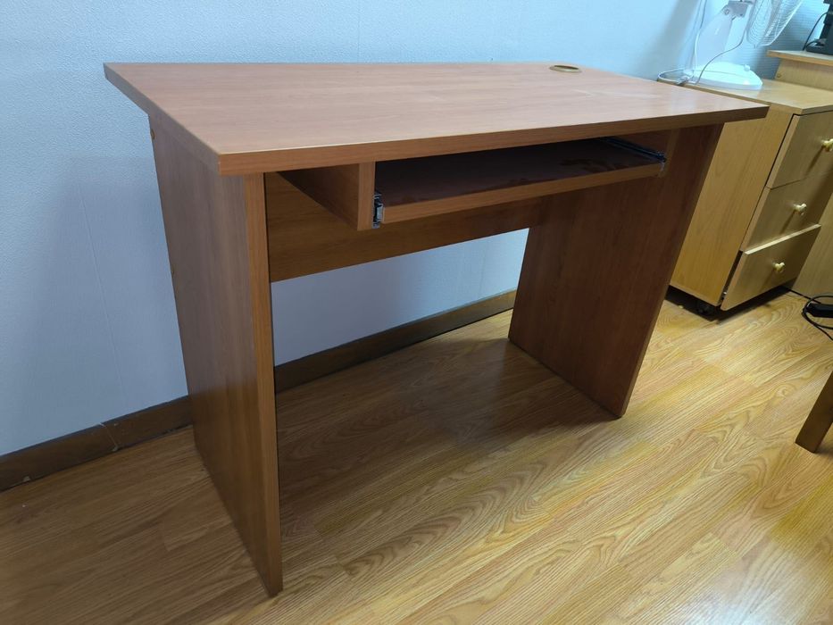 Стол компьютерный