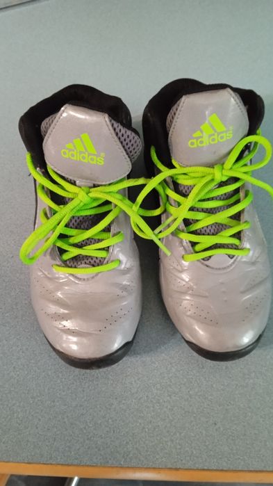 Оригинални детски маратонки Адидас.