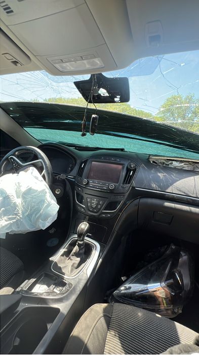 Vand opel insignia pentru piese