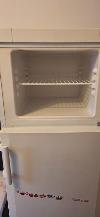 Продавам хладилника