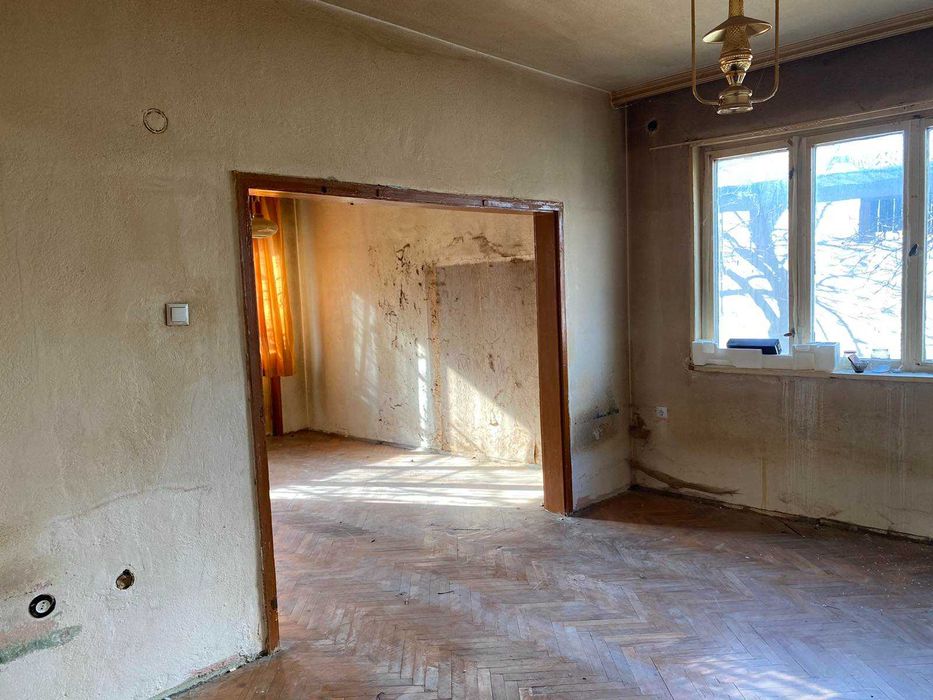 Продава се Тристаен апартамент в Карлово - 100 кв.м за 1173 €/кв.м - Снимка #3