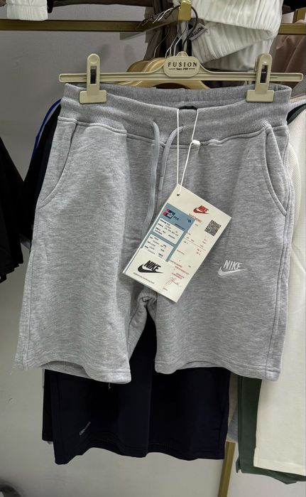 Шорты Nike и EA7