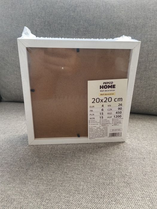 Дървена Рамка за снимки с щипки / Декорация за стената - рамка с рози