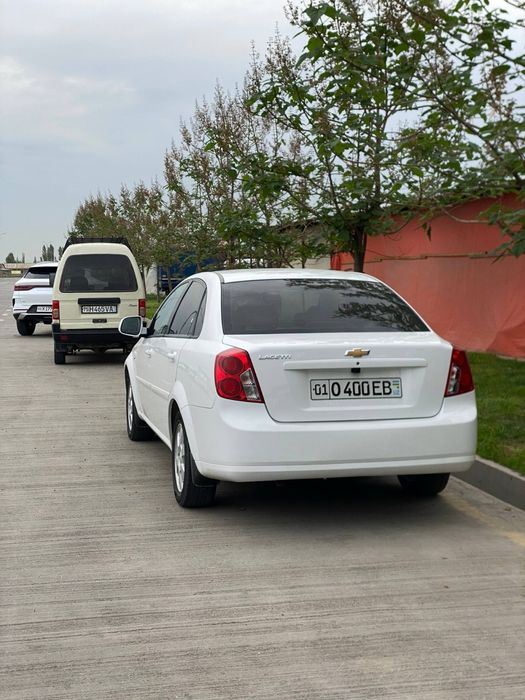 Chevrolet Lacetti (Gentra) WHITE 2021