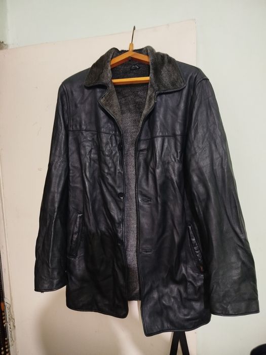 Продам кожаные куртки.