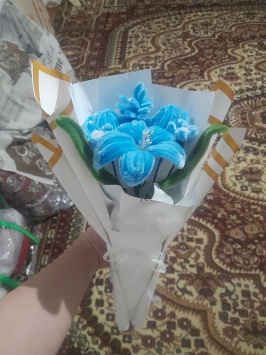 q'l mexnatida yasalgan gullar