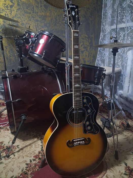 Продам гитару Gibson