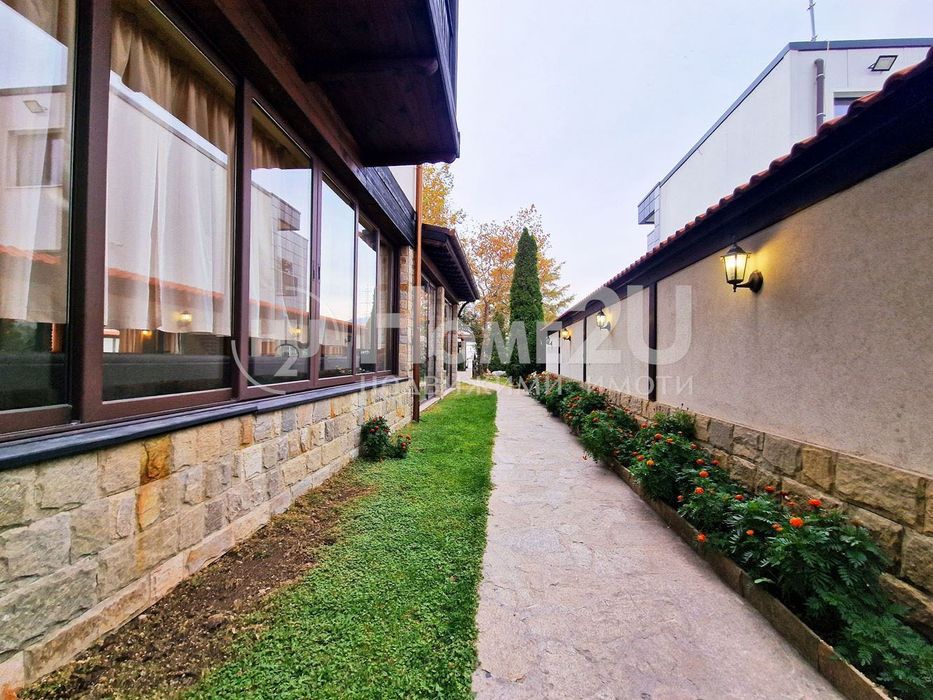 Продава се Хотел в Асеновград - 1324 кв.м за 756 €/кв.м - Снимка #8