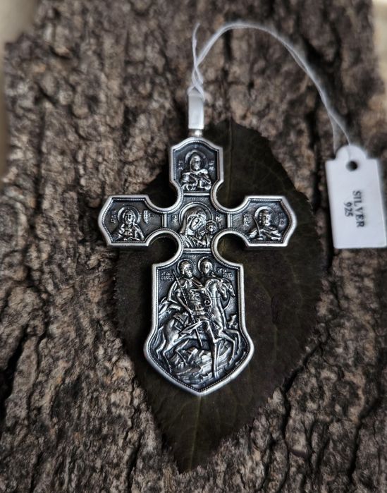 Сребърен кръст с две лица