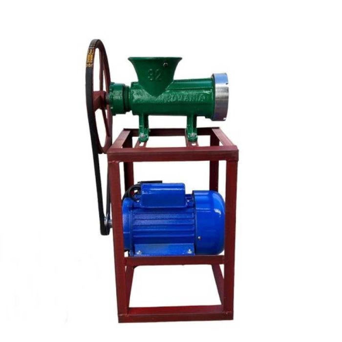 Чугунена месомелачка 32-ри номер с електромотор и стойка