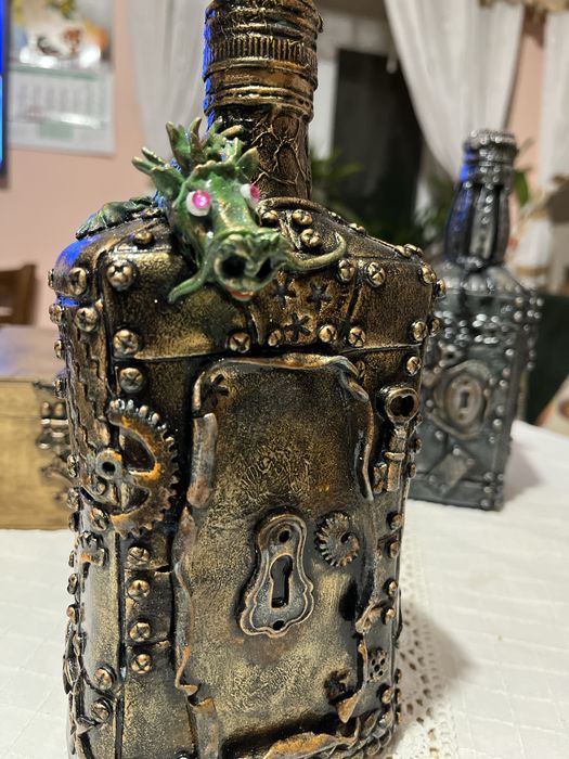 Бутилка за алкохол с дракон