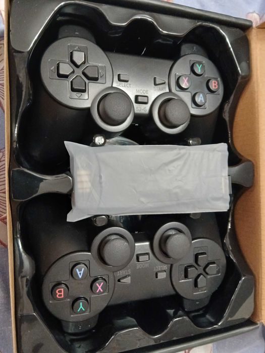 Продам игровую приставку
