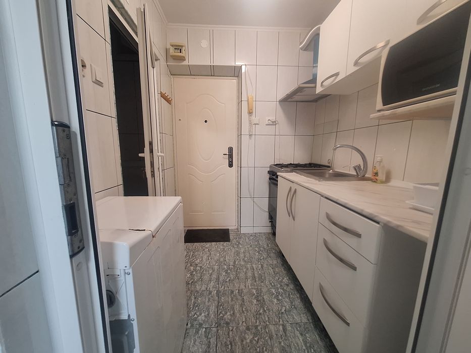 Particular închiriez garsonieră piața cet Constanța