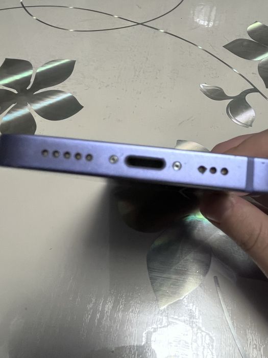 Айфон 12 64гб с каробкой