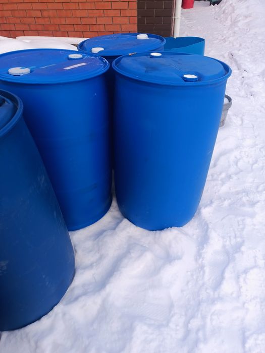 Продам пластиковые бочки 200л