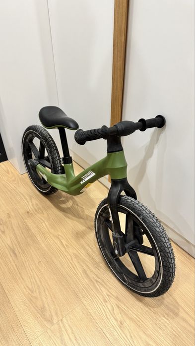 Продам Новый беговел