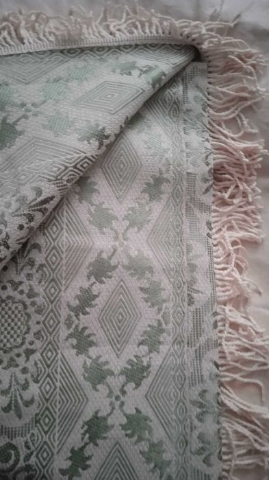 Покривки за легло - Жакардови и копринени покривки за легло