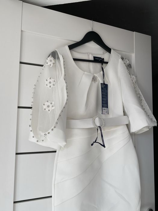 Rochie noua cu etichetă