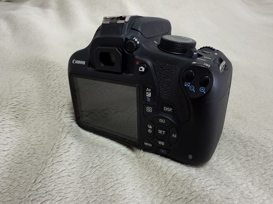 Canon EOS 1200D