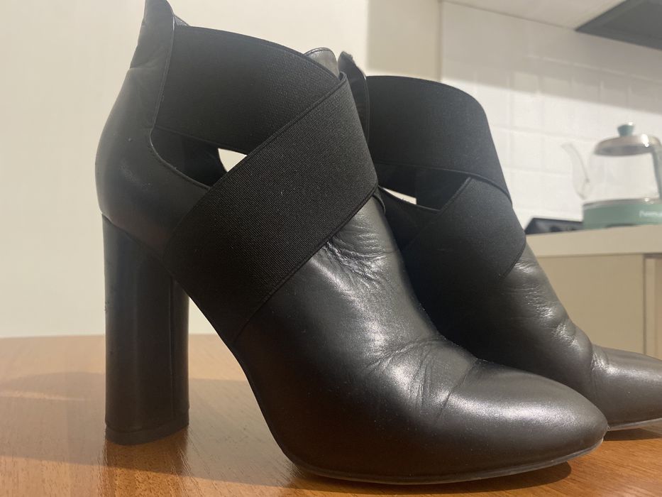 Кожаные ботинки