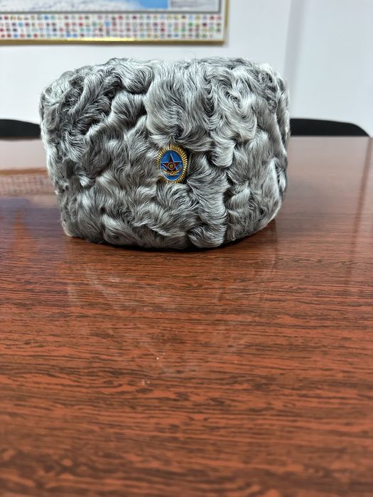 Продам шапку каракулевую