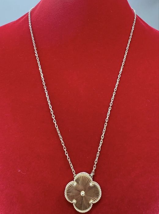 Продам колье, цепочка с кулоном