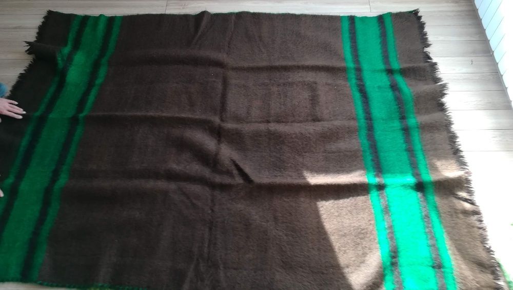 Вълнени черги, одяла и килими. Ръчно изтакани