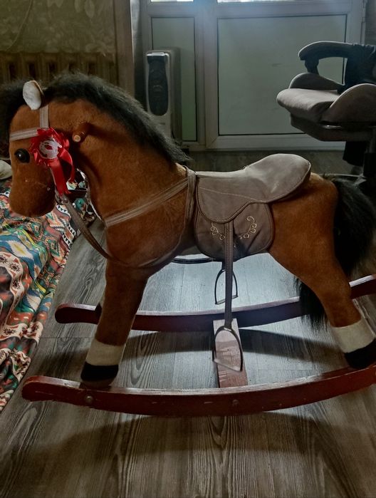 Лошадка-качалка для детей