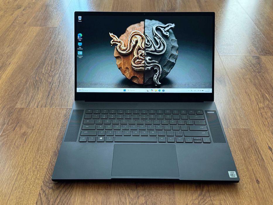 15.6' 300Hz Core i7-10875H Razer Blade Advanced 32GB DDR4/512GB NVMe/Nvidia RTX 2080 Super Max-Q 8GB