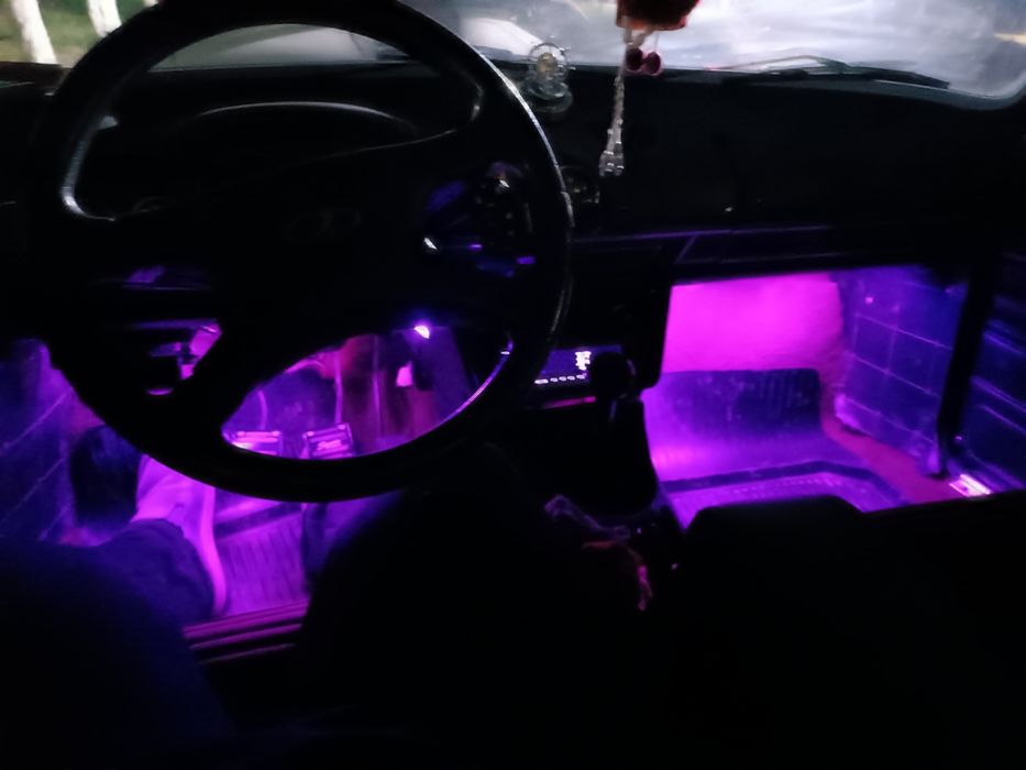 Vaz 2106 holati yaxshi karoʻpka  zadni moʻst zoʻr