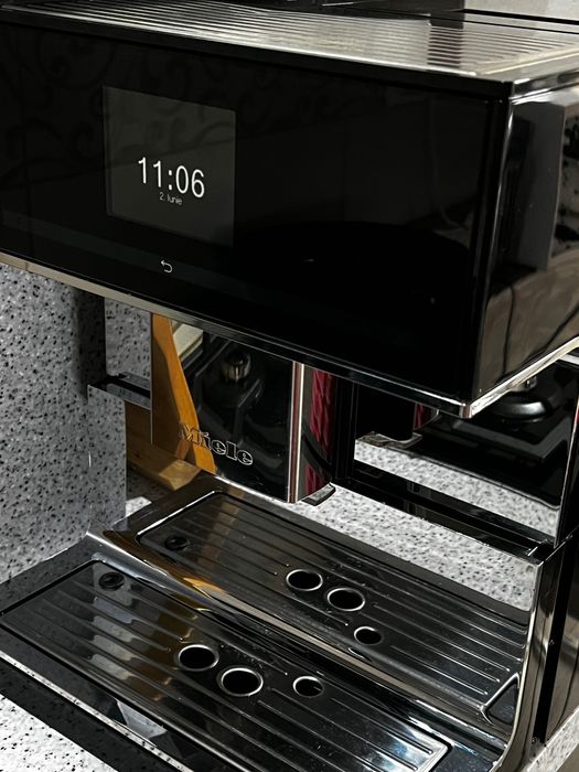 Esspresor Miele CM7500