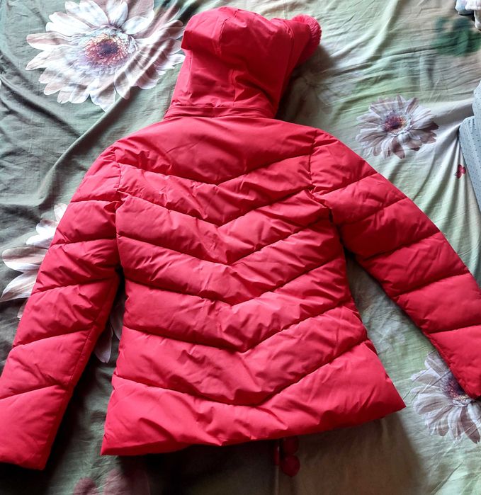 Geaca dama groasa rosie (cu umplutura de puf lebada)