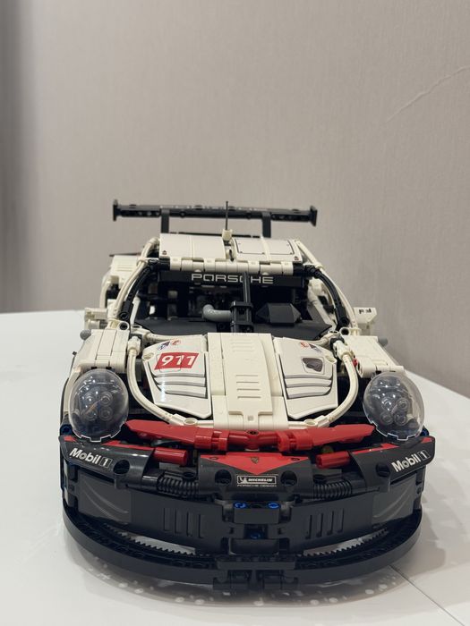 Продам Lego Porsche 911 RSR