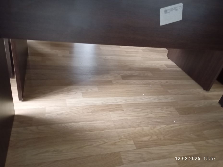 Продавам бюра 132на 70