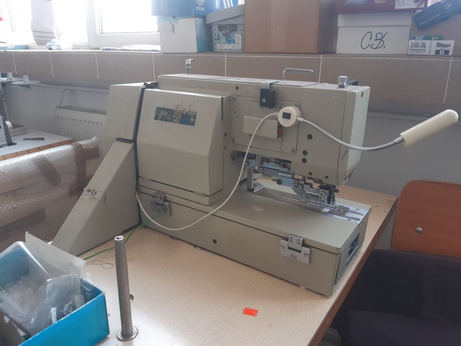 Mașini de cusut industriale