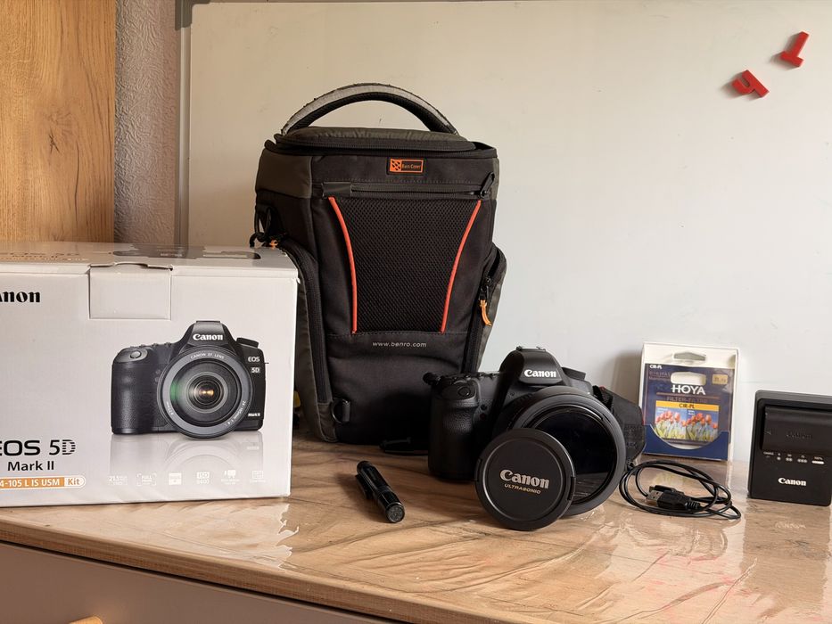 Canon EOS 5D Mark II + EF 24-105mm f/4L IS USM + полный комплект