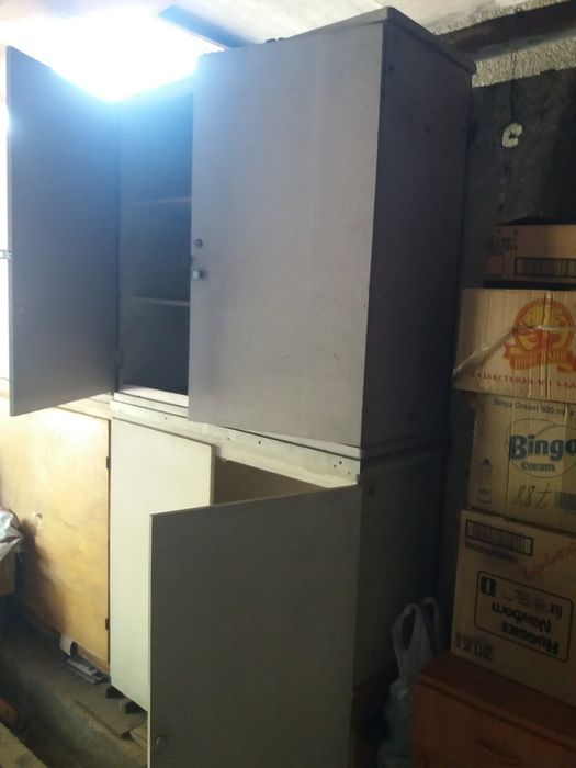 Шкаф с полками глубина 40см высота2м.