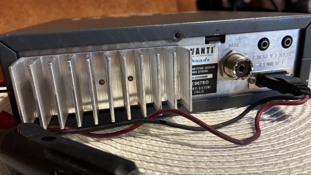 Statie Radio Avanti Grande AM-FM-SSB-CW-PA Turbo Digital Echo 45W