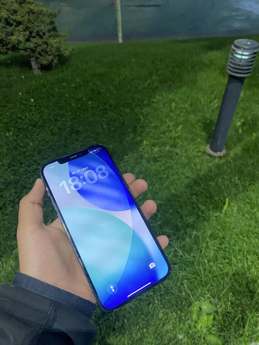 Продам Iphone 12pro max 256